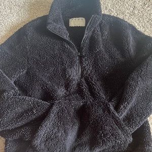 AERO fuzzy sweater